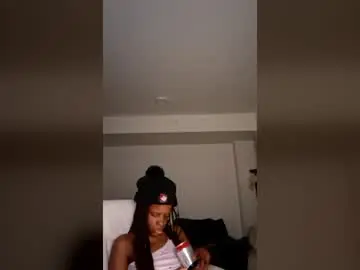 Chaturbate Live Porn of ebonypetite15