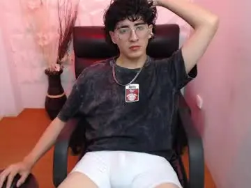 Chaturbate Free Porn Cam of elliot_03