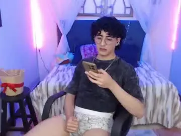 Chaturbate Adult Webcams of elliot_03