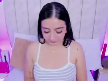 Chaturbate Watch Live Sex Cams of laura_smith12