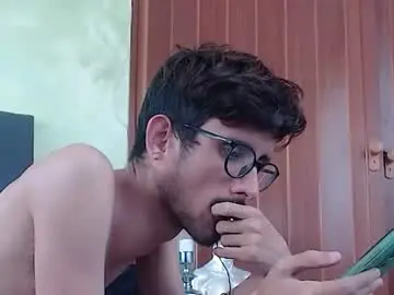 Chaturbate Live Sex Cam of sasuke_bigcock