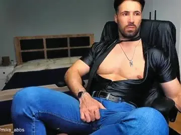 Chaturbate Live Sex Cam of mikestrip