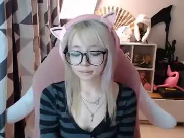 Chaturbate Live Sex Cam of danyelleeyermann