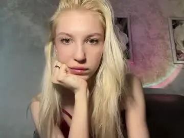 Chaturbate Live Sex Cam of lunawhitex