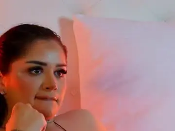 Chaturbate Live Sex Cam of amberseyes
