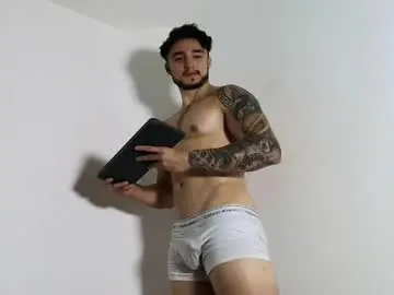 Chaturbate Adult Video Chat of latinboyvip_