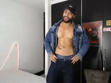 Chaturbate Free Live Porn of claybrown_
