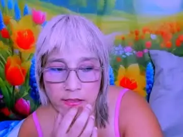 Chaturbate Nude Webcam of indianroxy27