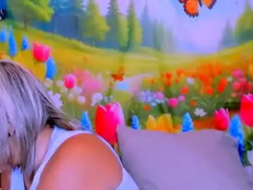 Chaturbate Live Sex Cam of indianroxy27