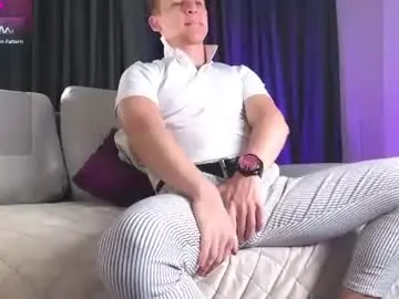 Chaturbate Live Sex Cam of night_wwwolf