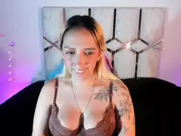 Chaturbate Live Sex Cam of isa_klein