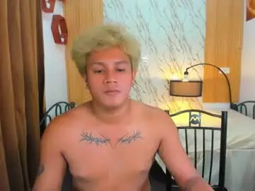 Chaturbate Live Sex Cam of naughty_vince