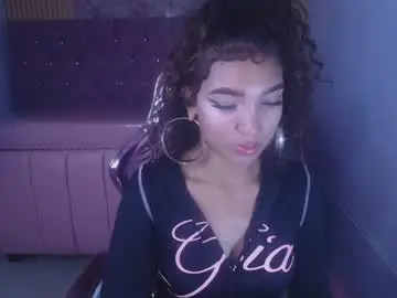 Chaturbate Live Sex Cam of camilavixen_ch