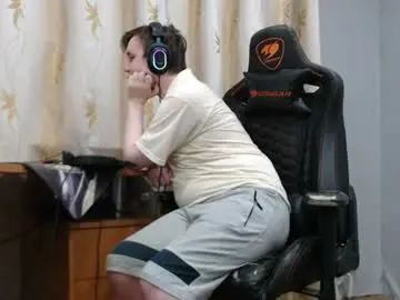 Chaturbate Adult Webcams of iliaskrisloveee