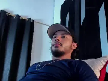 Chaturbate Best live sex cam show of justin_whitejs