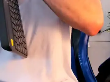 Chaturbate Best live sex cam show of roan_birkin