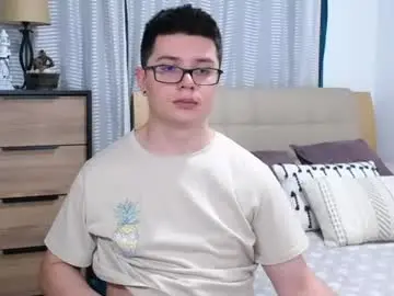 Chaturbate Live Sex Cam of kevinhunts