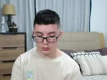 Chaturbate Free Live Porn of kevinhunts