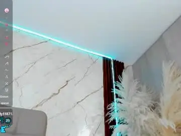 Chaturbate Live Sex Cam of tamarafoxy_