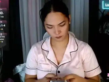 Chaturbate Live Sex Cam of sweetiefox1