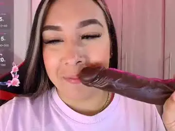 Chaturbate Adult Webcams of leahtemptation
