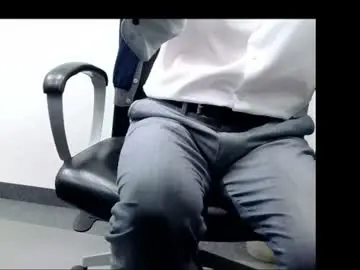 Chaturbate Live Sex Cam of officelush
