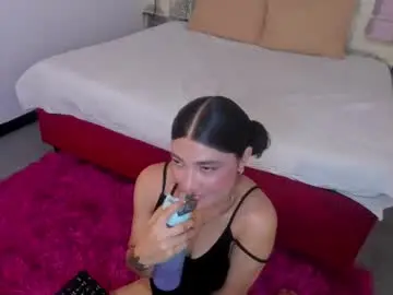 Chaturbate Best live sex cam show of emilly_duque
