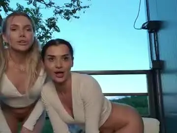 Chaturbate Live Porn of yvonna_