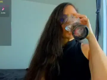 Chaturbate Live Sex Cam of vicky_cristinax