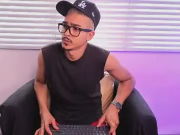 Chaturbate Watch Live Sex Cams of axelstones_