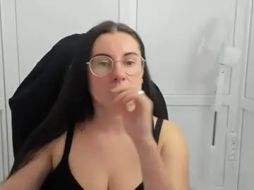 Chaturbate Watch Live Sex Cams of lucyycharm