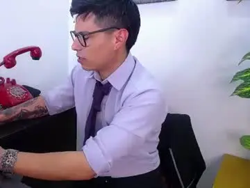 Chaturbate Live Sex Cam of aquilestaylor