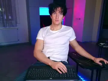 Chaturbate Live Sex Cam of christianlevine_