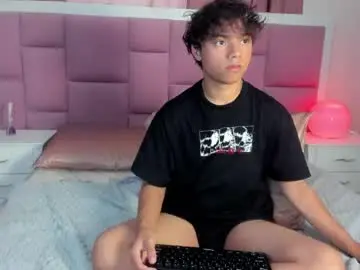 Chaturbate Live Sex Cam of honeymoon_sariel