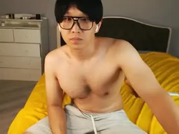 Chaturbate Live Sex Cam of kaichicken