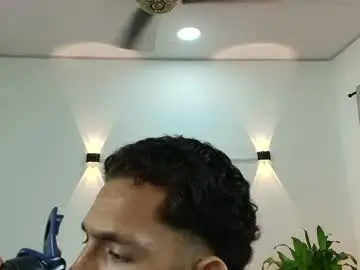 Chaturbate Free Porn Cam of mikethomson01
