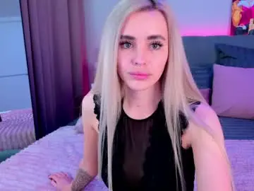 Chaturbate Live Sex Cam of rossy_x_