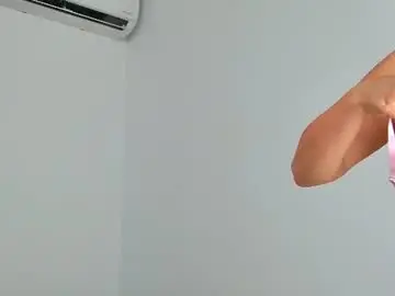 Chaturbate Sex Cam of emilynovaa1