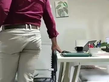 Chaturbate Live Sex Cam of pineappleflipped