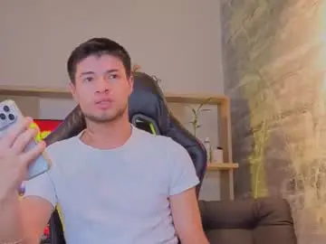 Chaturbate Live Porn of edwardross_