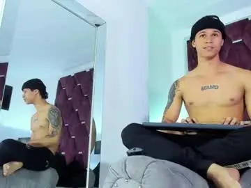 Chaturbate Free Live Porn of tonybenedetti