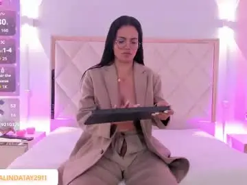 Chaturbate Sex Cam of rosalind_tay