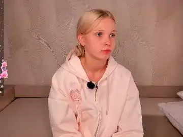 Chaturbate Nude Webcam of mikaelataron