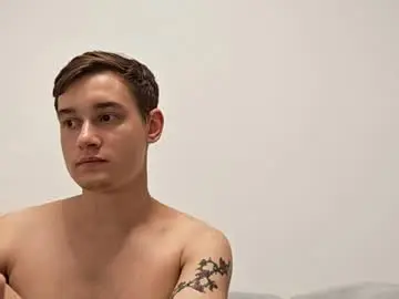 Chaturbate Live Porn of james_ice_