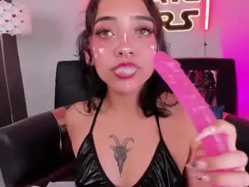 Chaturbate Live Sex Cam of foxy_hannah