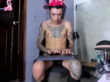 Chaturbate Live Sex Cam of logan_wollff