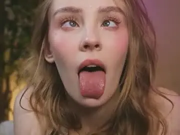 Chaturbate Live Sex Cam of lissa_meooow