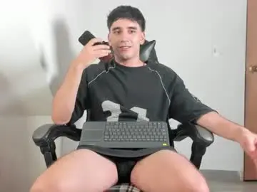 Chaturbate Adult Video Chat of leo_jones389