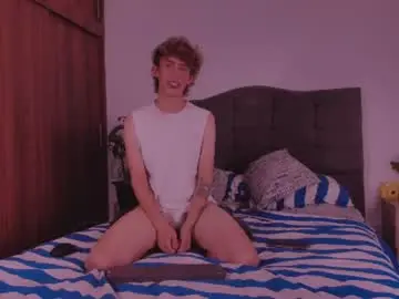 Chaturbate Live Porn of 2gays_1straight