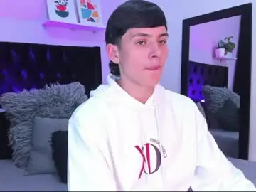 Chaturbate Live Sex of andrew_restrepo